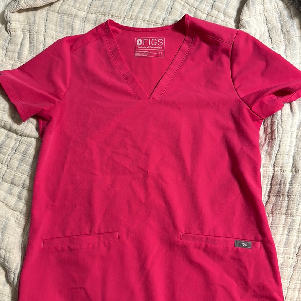 Figs hot pink casma top in size XS